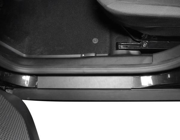 nakladki-na-kovrolin-peredniye-2-sht-abs-renault-duster-2021-g-v-pt-group_5