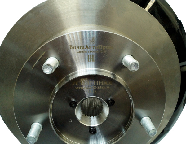 usilennyj-stupichnyj-uzel-vap-na-2123-niva-bez-abs-v-sbore-stupica-tormoznoj-disk-komplekt_2